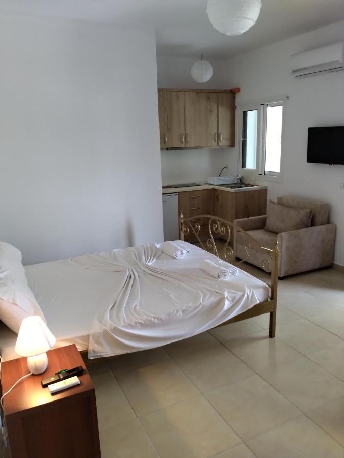 Artur Apartments Himare Exterior photo