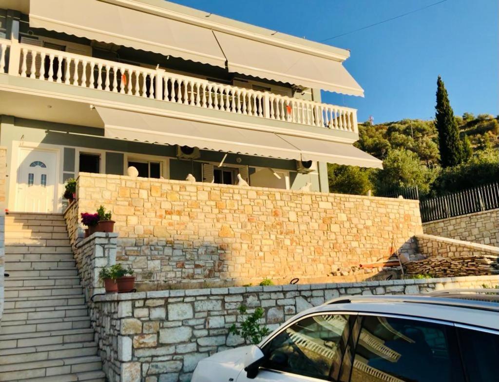 Artur Apartments Himare Exterior photo