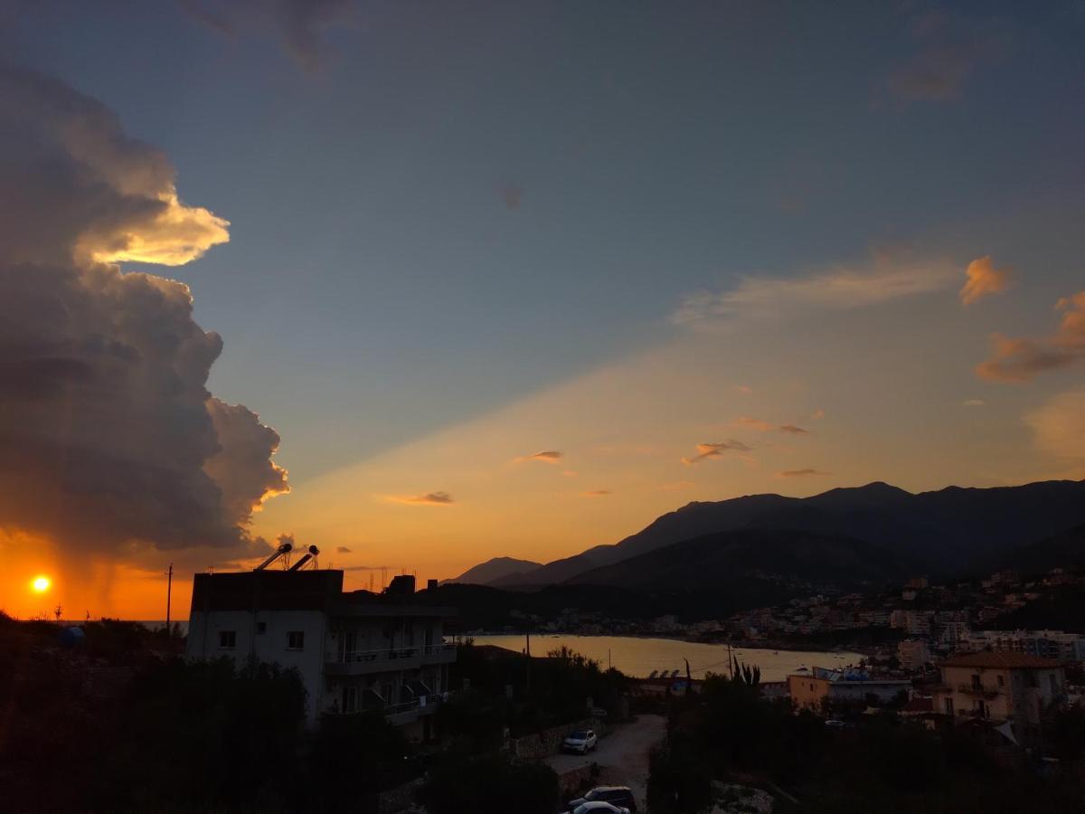 Artur Apartments Himare Exterior photo