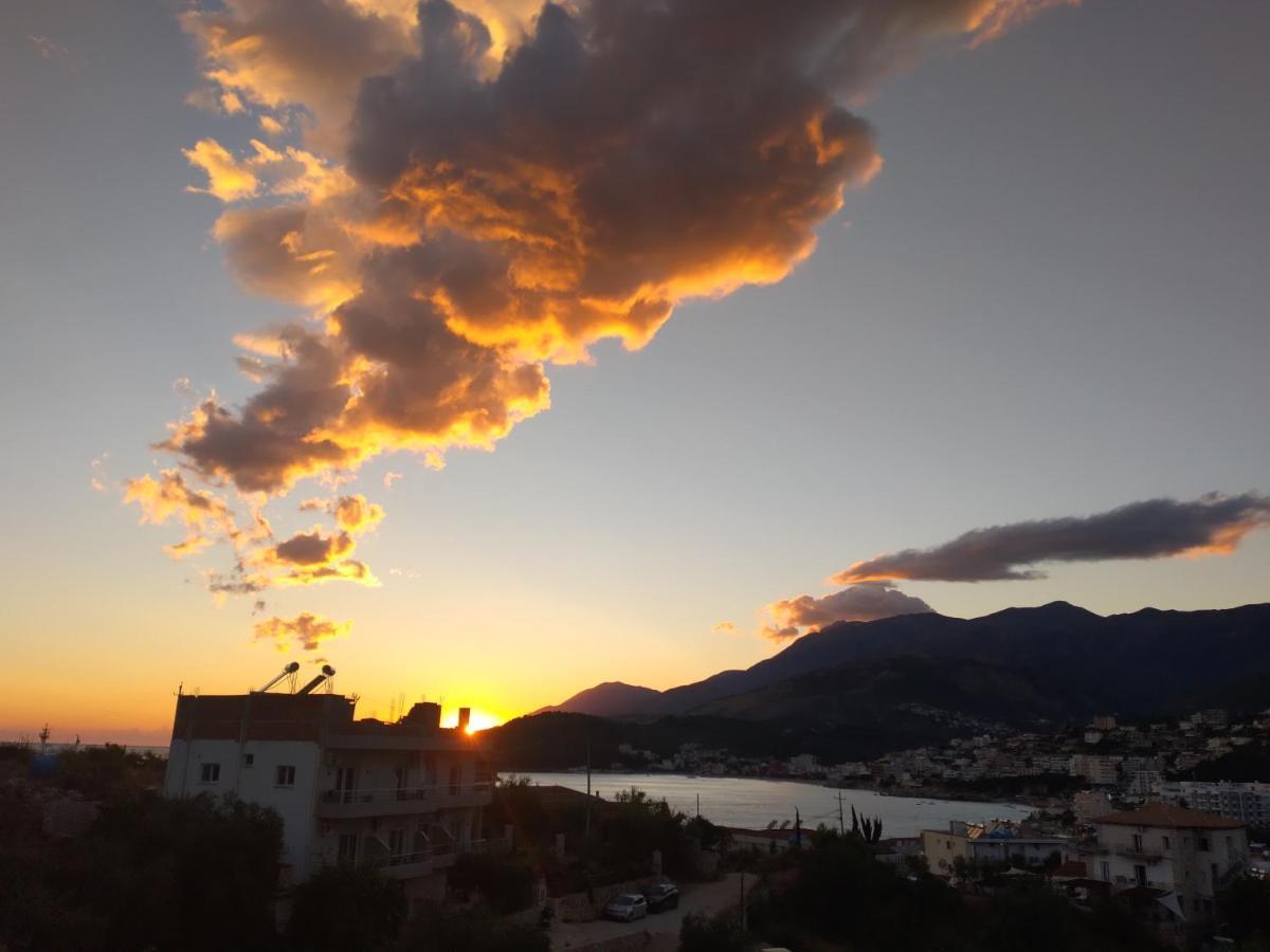 Artur Apartments Himare Exterior photo