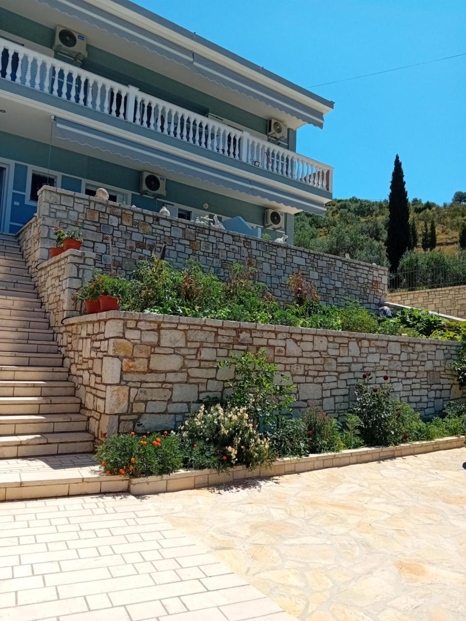 Artur Apartments Himare Exterior photo