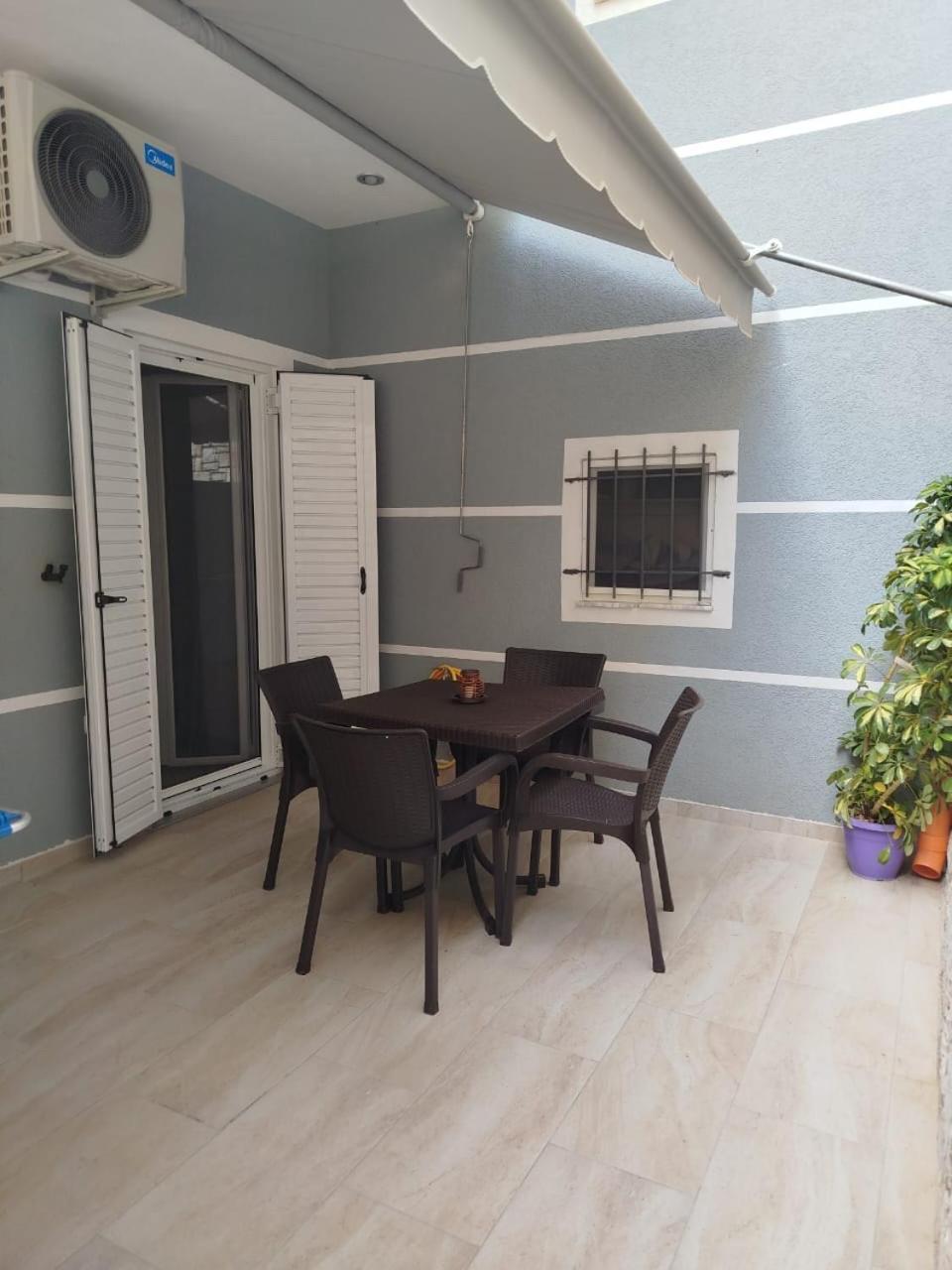 Artur Apartments Himare Exterior photo