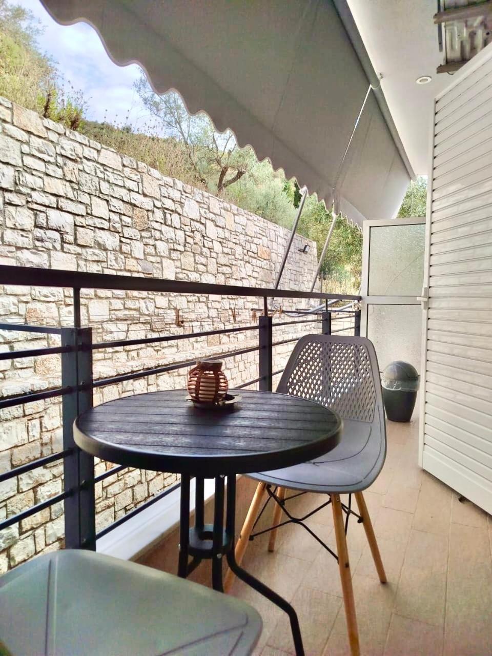 Artur Apartments Himare Exterior photo