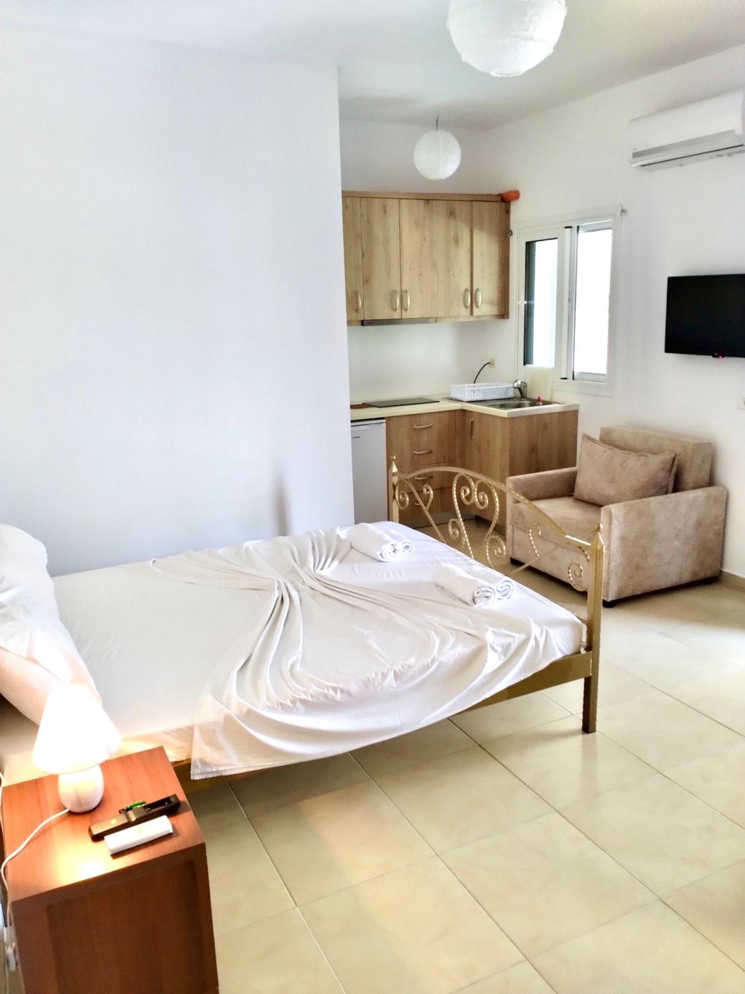 Artur Apartments Himare Exterior photo